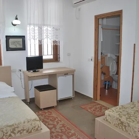 Boutique Osumi 3* בראט